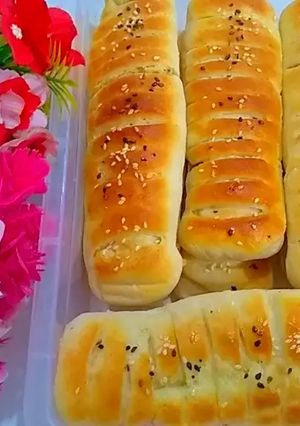 A picture of Chicken bread.