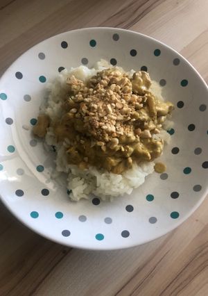 Une photo de Poulet curry coco noix de cajou