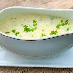 A picture of Parsley Sauce.