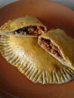Bolognai calzone (töltött pizza) recept fotója