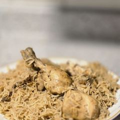 A picture of Chicken pulao.