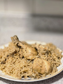 A picture of Chicken pulao.