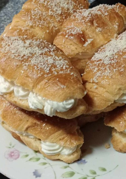 Una foto de Croissant 🥐 Blanc 🌬️🥥