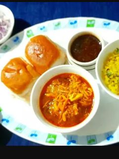 मिसल पाव(misal pav recipe in hindi) रेसिपी मुख्य फोटो