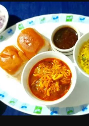 A picture of Misal Pav.