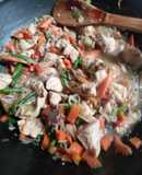 Chapsui de pollo con arroz chino simple