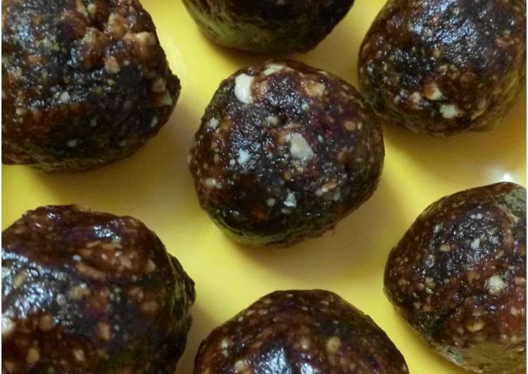 How to Make Any-night-of-the-week Dates almond balls