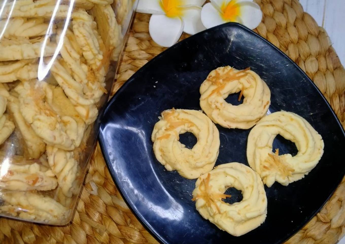 Kue kering sagu keju