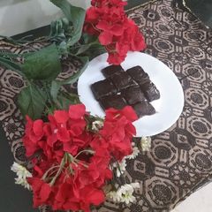 A picture of Homemade chocolate bar.