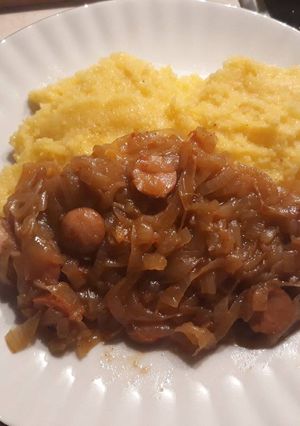 Hagymatokány puliszkával recept fotója