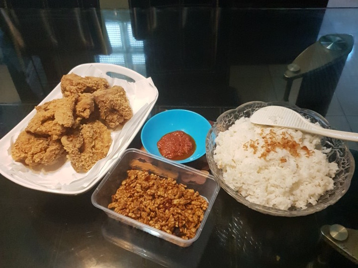 Bagaimana Menyiapkan Nasi Uduk Magic Com, Lezat