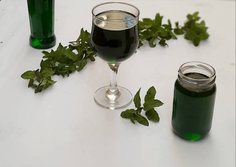 Home made mint syrup