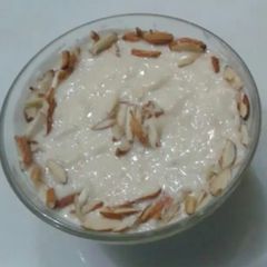 A picture of Rice kheer.