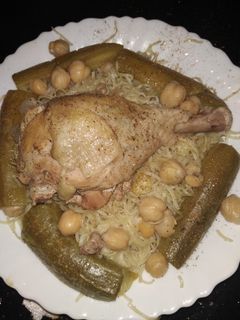 صورة لوصفة رشتة مرقة بيضاء