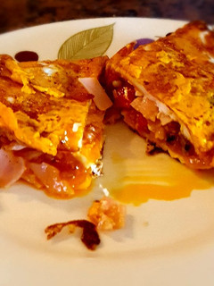 Una foto de Huevos con jamón y queso