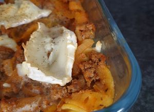 Une photo de Gratin de pâtes courgettes chèvre frais et boeuf #janvier