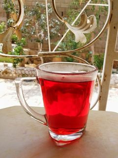 صورة لوصفة شاي الكركديه الساخن 🥀🥀☕
