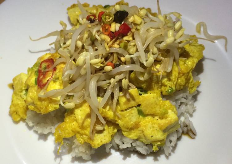 Nasi siram tahu telur