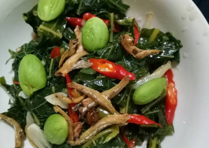 Cara Gampang Menyiapkan Tumis daun pepaya mix teri dan pete yang Enak