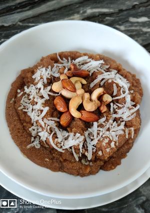 A picture of Sooji Besan Halwa.