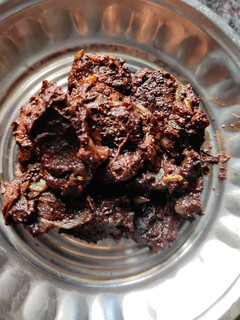 சுவரொட்டி பிரட்டல்(suvarotti pirattal recipe in tamil) செய்முறை முக்கிய புகைப்படம்