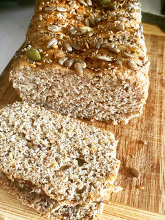 Una foto de Pan de barra con levadura keto