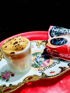 डलगोना कॉफी (dalgona coffee recipe in marthi) रेसिपी चे मुख्य फोटो 