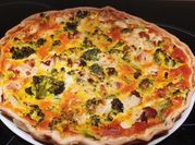 Uma foto de quiche brocólis
