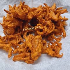 A picture of Onion Pakora.
