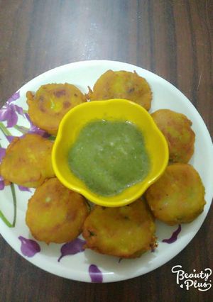 A picture of Aloo tikki.