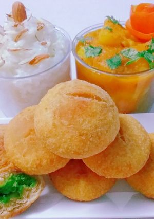 A picture of Matar Kachori.