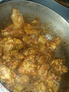 Una foto de Pollo guisado con pimientos morrones