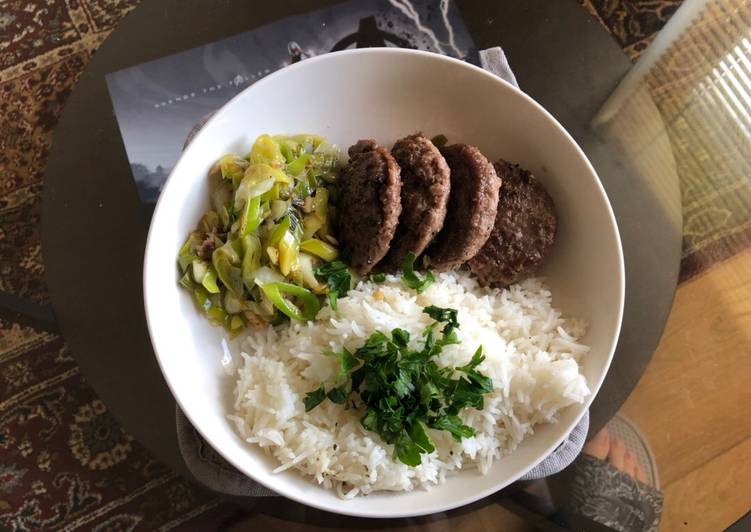 How to Cook Yummy Casual Rice burger lunch π₯ How to Cook Yummy Casual Rice burger lunch π₯