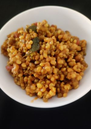 A picture of Jowar moong khichdi.