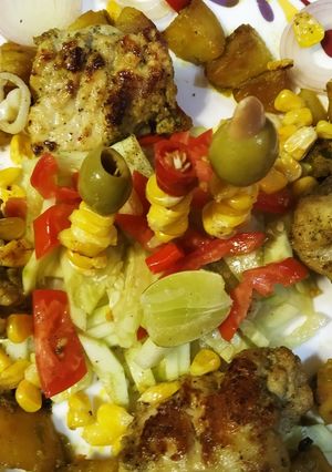 A picture of Chicken with veggies salad #GA 4 #week 5.
