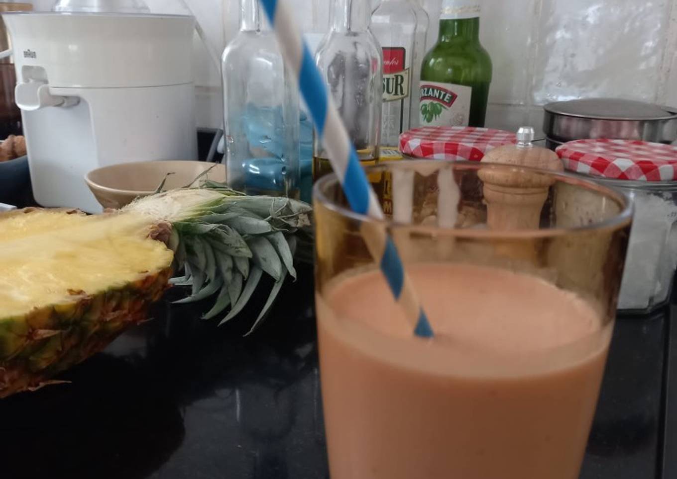 Batido de fresa y plátano sano fácil de hacer