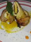 Rollos de pollo rellenos de champignon y queso mozzarella