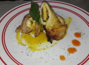 Una foto de Rollos de pollo rellenos de champignon y queso mozzarella