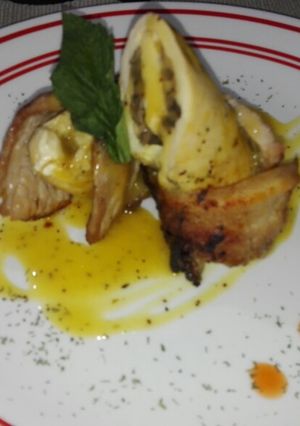 Una foto de Rollos de pollo rellenos de champignon y queso mozzarella