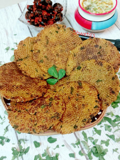 મેથી બાજરા મસાલા ભાખરી (Methi Bajara Masala Bhakhari recipe in Gujarati) રેસીપી મુખ્ય ફોટો