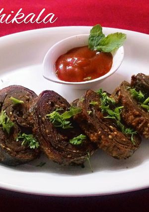 A picture of Aloo vada.