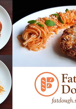 A picture of Chicken Parmesan + Spaghetti.