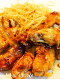 醬燒雞翅佐豆芽菜BBQ chicken wings with bean sprouts 的食譜成品照片