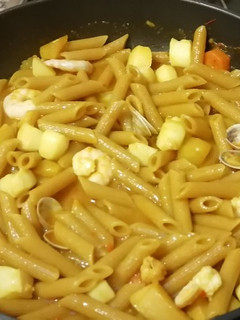 Una foto de Pasta integral a la marinera