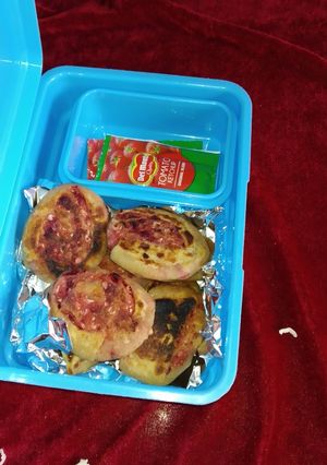 A picture of Bhakarvadi paratha.