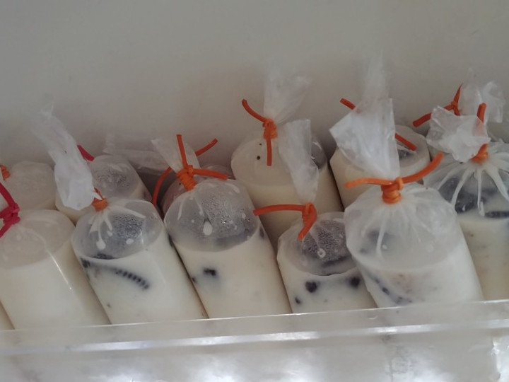 Langkah Mudah untuk Membuat Es lilin oreo Anti Gagal