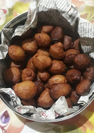 मीठे गुलगुले (Meethe gulgule recipe in hindi) रेसिपी मुख्य फोटो