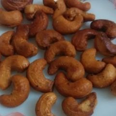 Roasted cashews/ keep tummy filling A picture of Roasted cashews/ keep tummy filling.