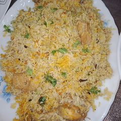 A picture of Chicken biryani without boil rice.