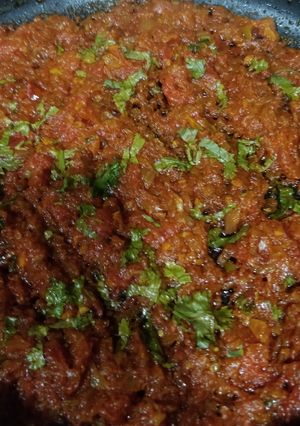 ટોમેટો ભરથા (Tomato bhartha recipe in Gujarati) રેસીપી મુખ્ય ફોટો